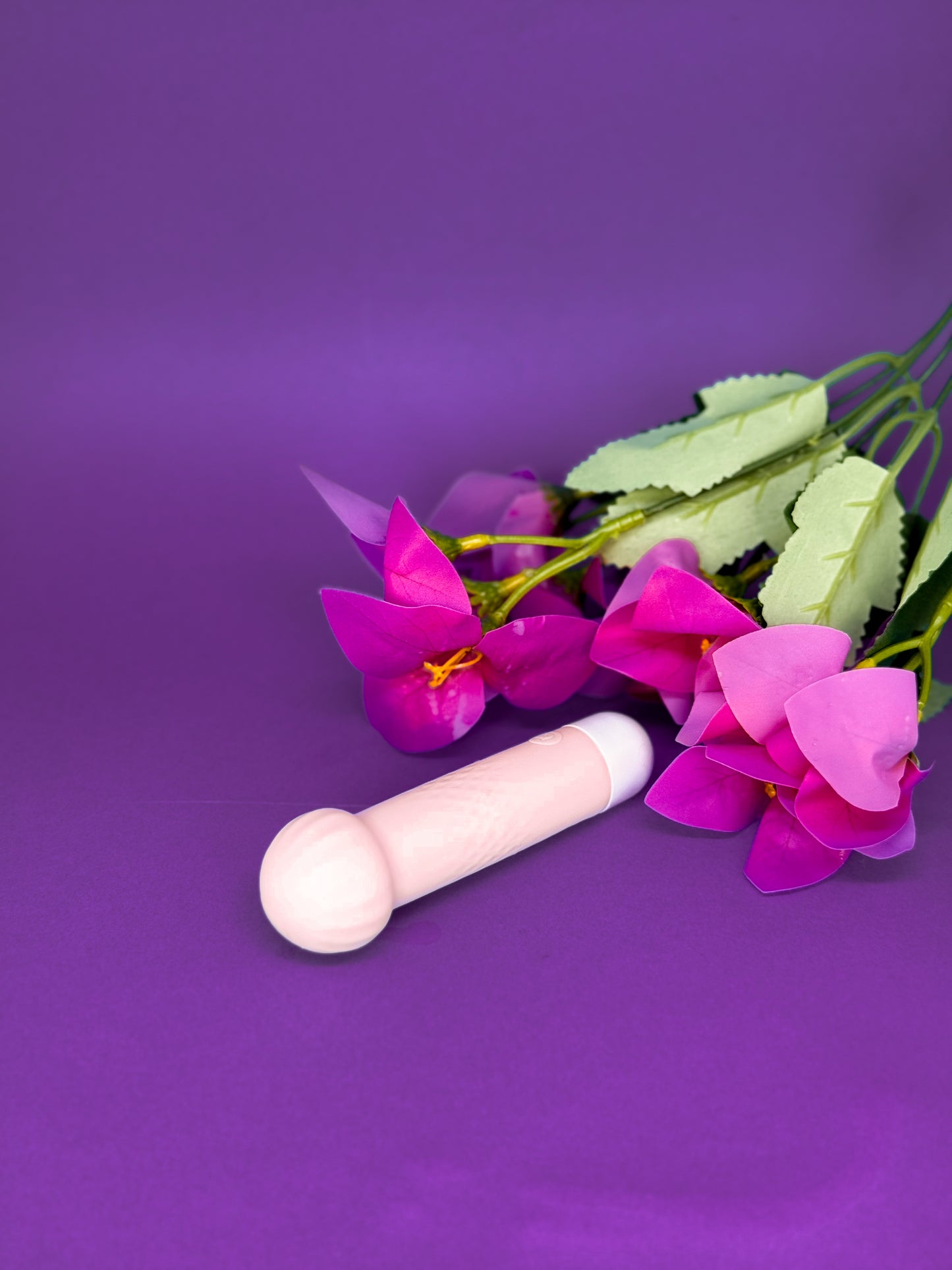 Mini vibrador recarregável com 10 modos de vibração - LILO
