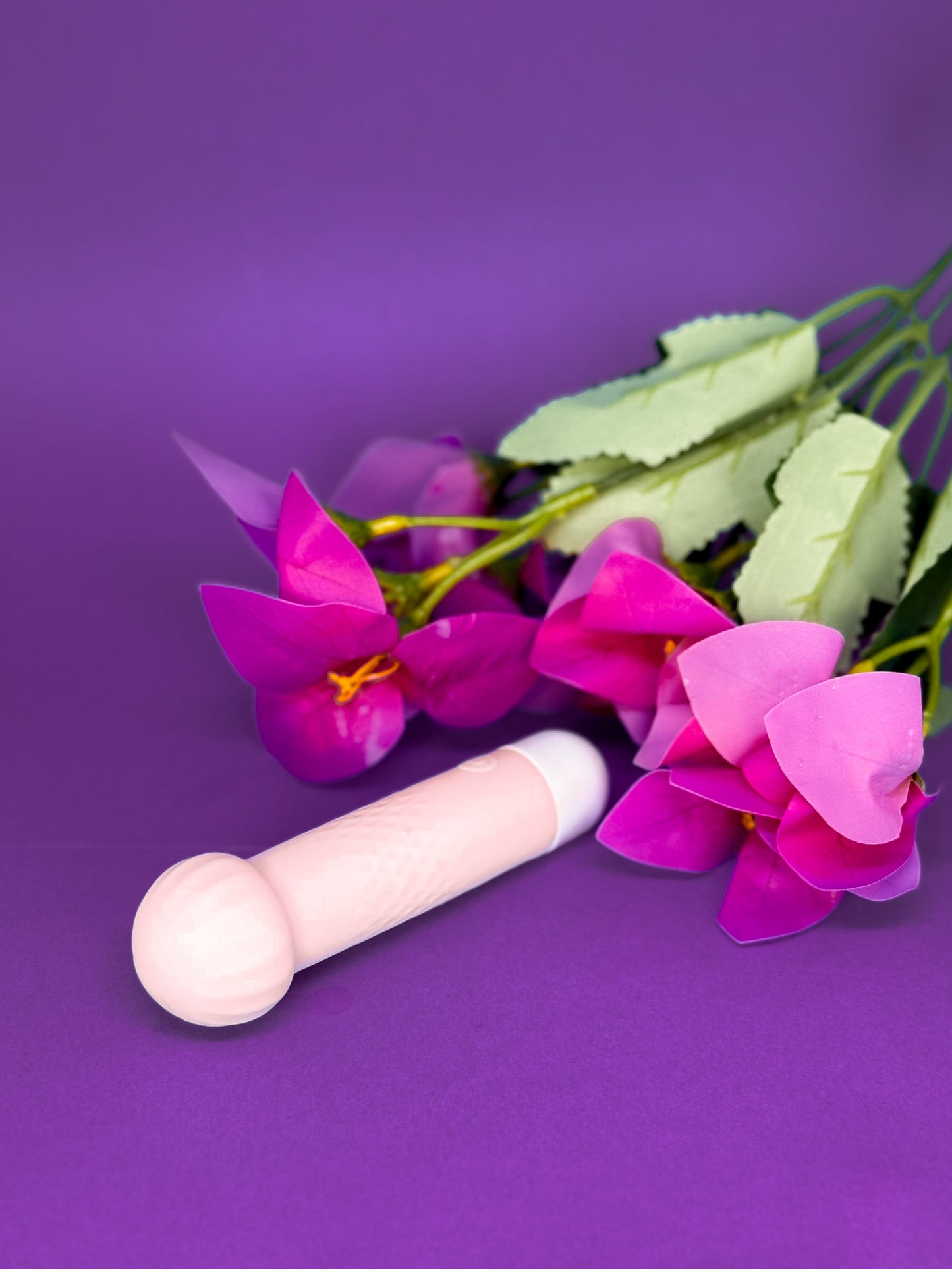Mini vibrador recarregável com 10 modos de vibração - LILO
