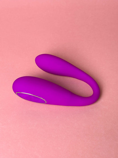 Vibrador de Casal August Conexão via bluetooth Pretty Love
